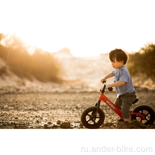 Детский велотренажер / балансировочный велосипед для малышей